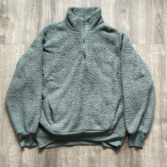 Express Teddy Pullover - Picture 2 of 4